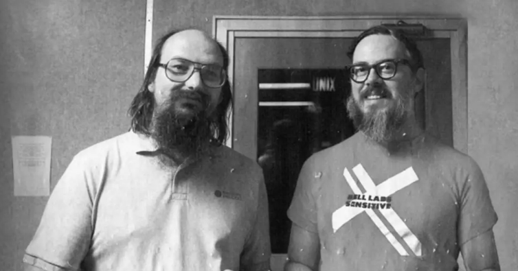 肯·湯普遜（Ken  Thompson）和丹尼斯·里奇（Dennis  Ritchie）